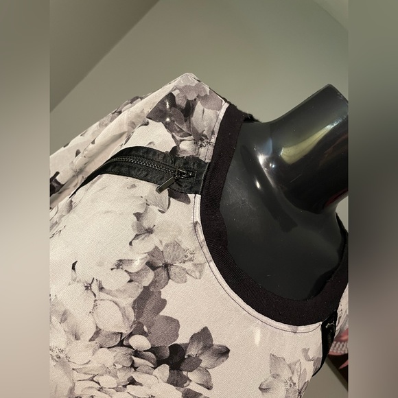 Women’s Lane Bryant Sheer Blouse ( 18-20 ) - Picture 2 of 4